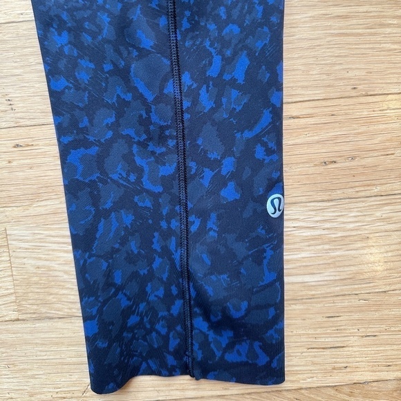 Lululemon Size 4 Fast Free Crop II 19" Leggings Non-Reflective Wild Thing Camo - Picture 11 of 14